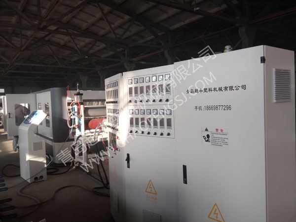 塑料琉璃瓦生產線_合成樹脂瓦設備【介紹_組成_參數_特性_用途】 塑料琉璃瓦生產線_合成樹脂瓦設備【介紹_組成_參數_特性_用途】